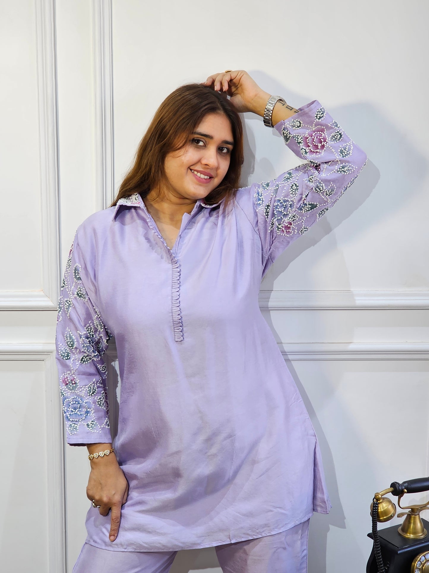 Jeenas embroidery cordset