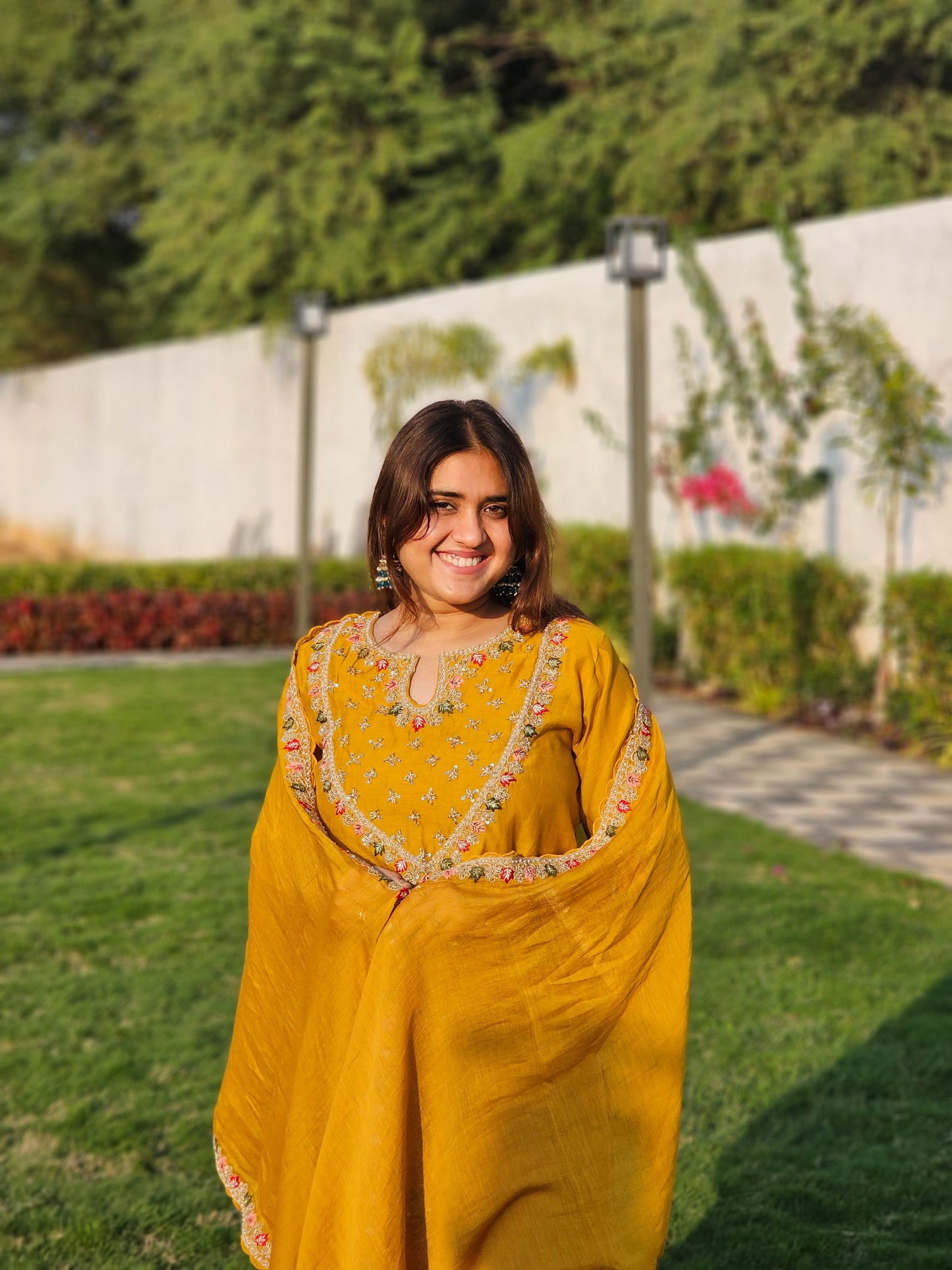 Jeenas heavy embroidered suit set
