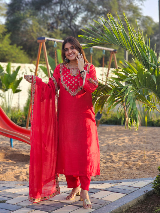 Jeenas heavy embroidered suit set
