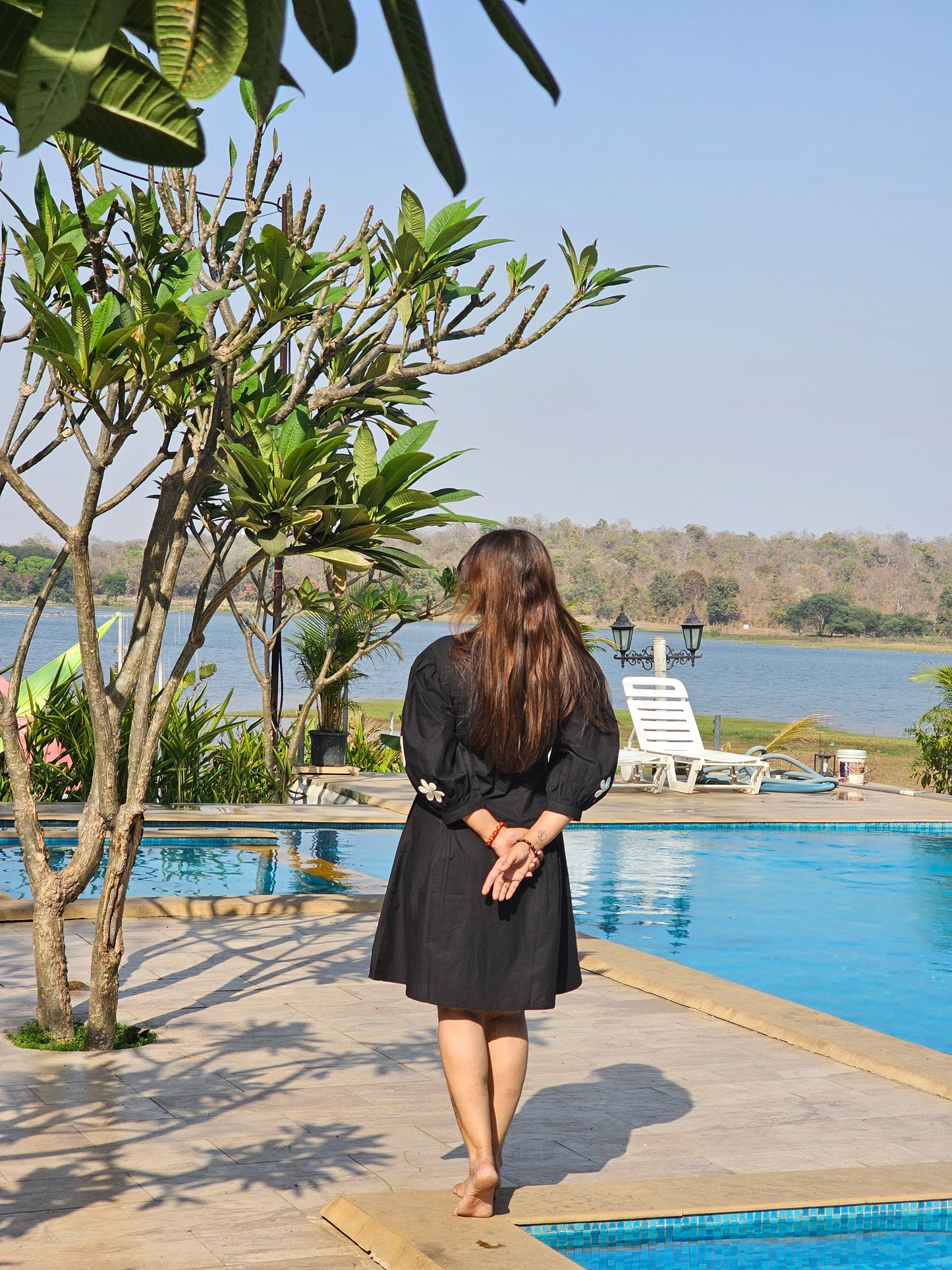Jeenas solid tunic