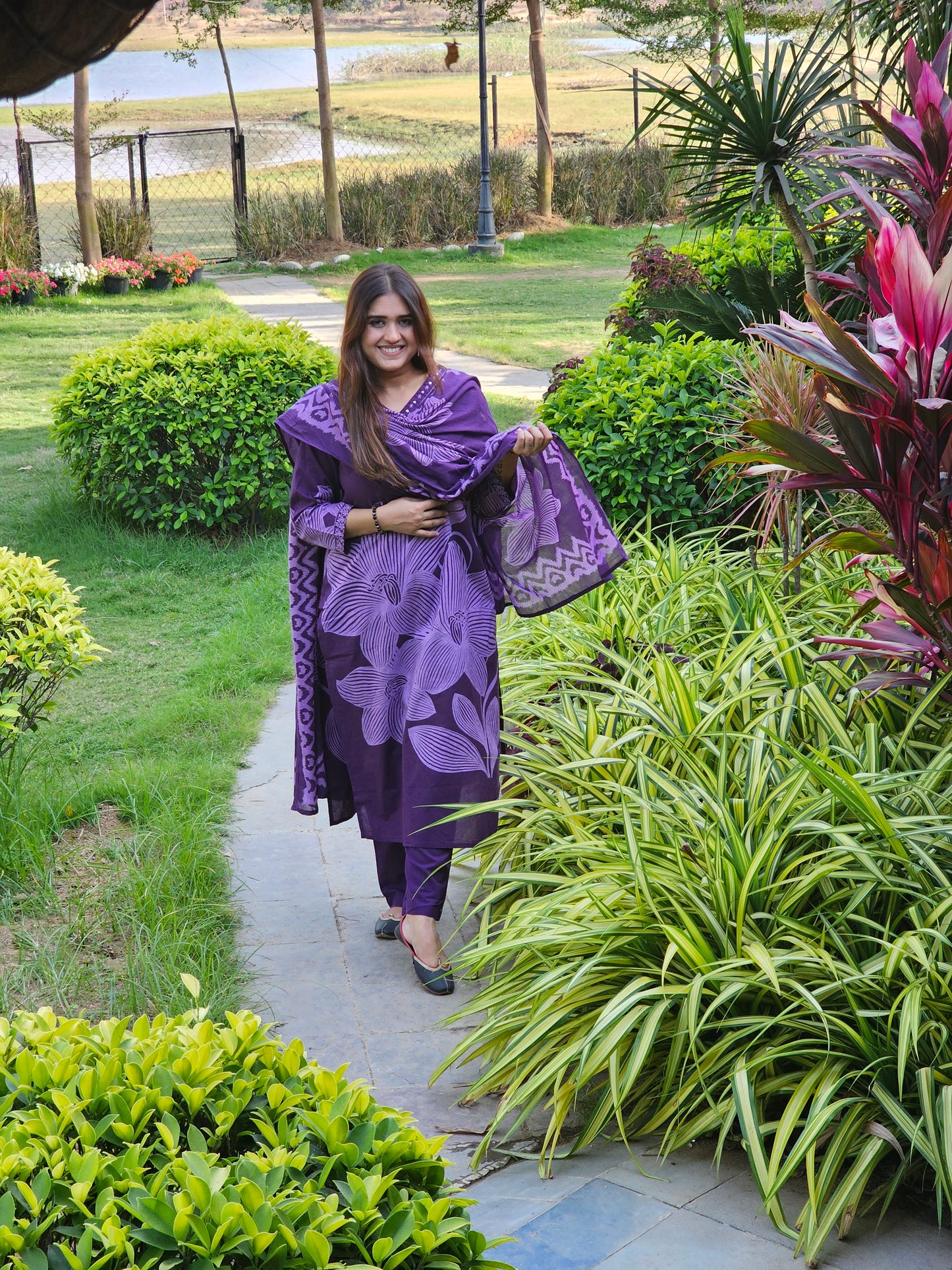 Jeenas flower print straight suit set