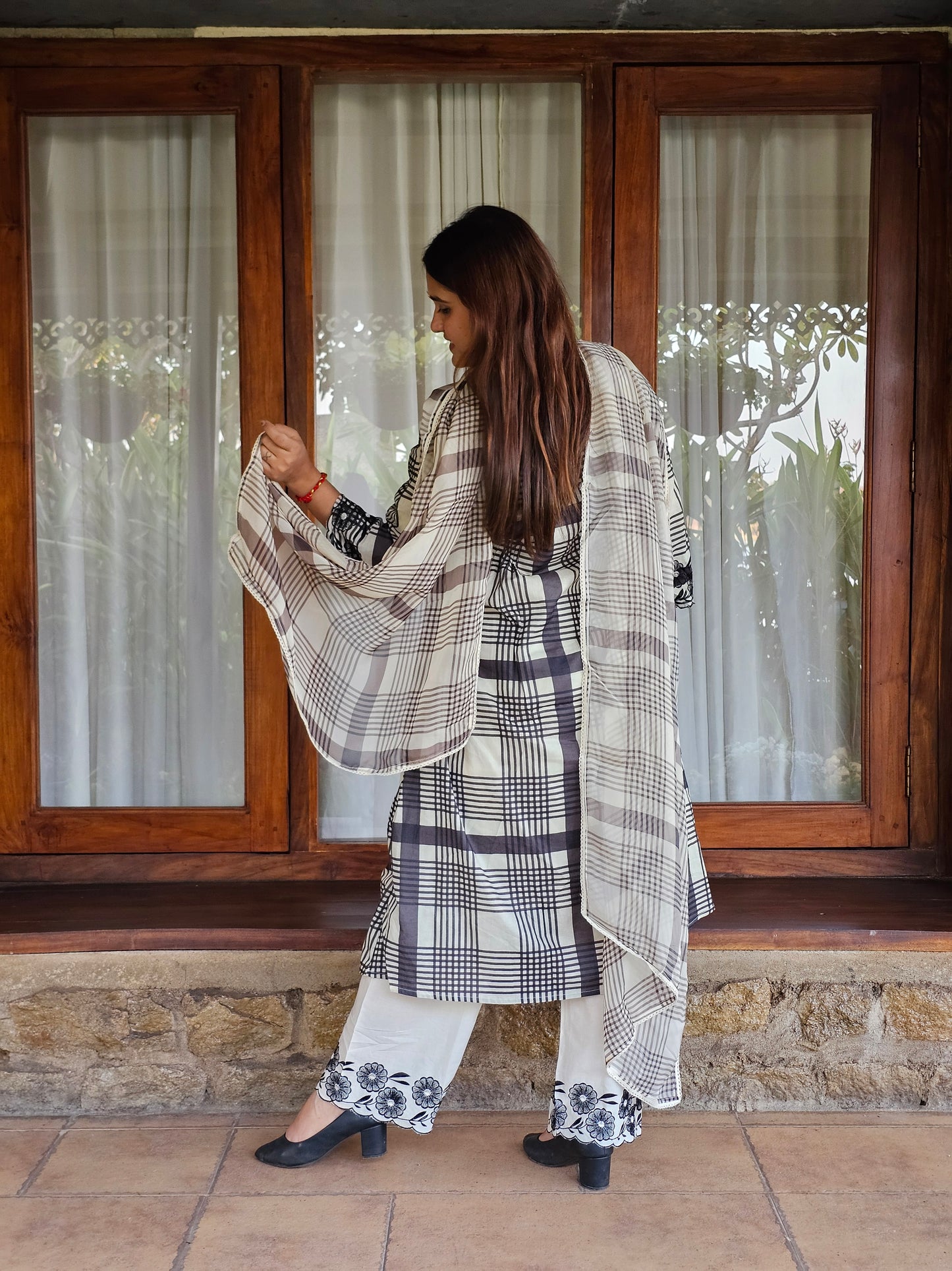 Jeenas cheque pure mal suit set