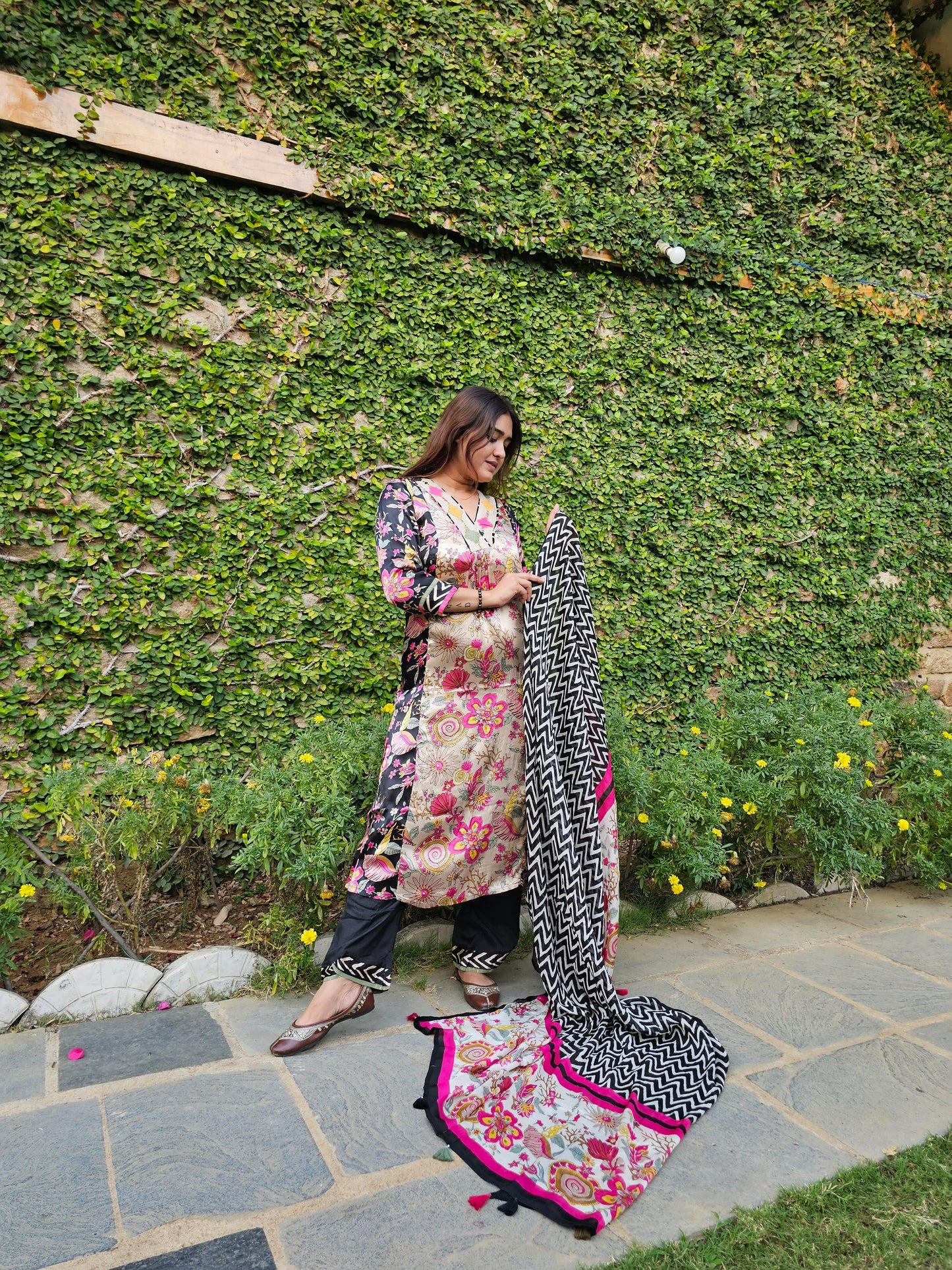 Jeenas floral crepe suit set