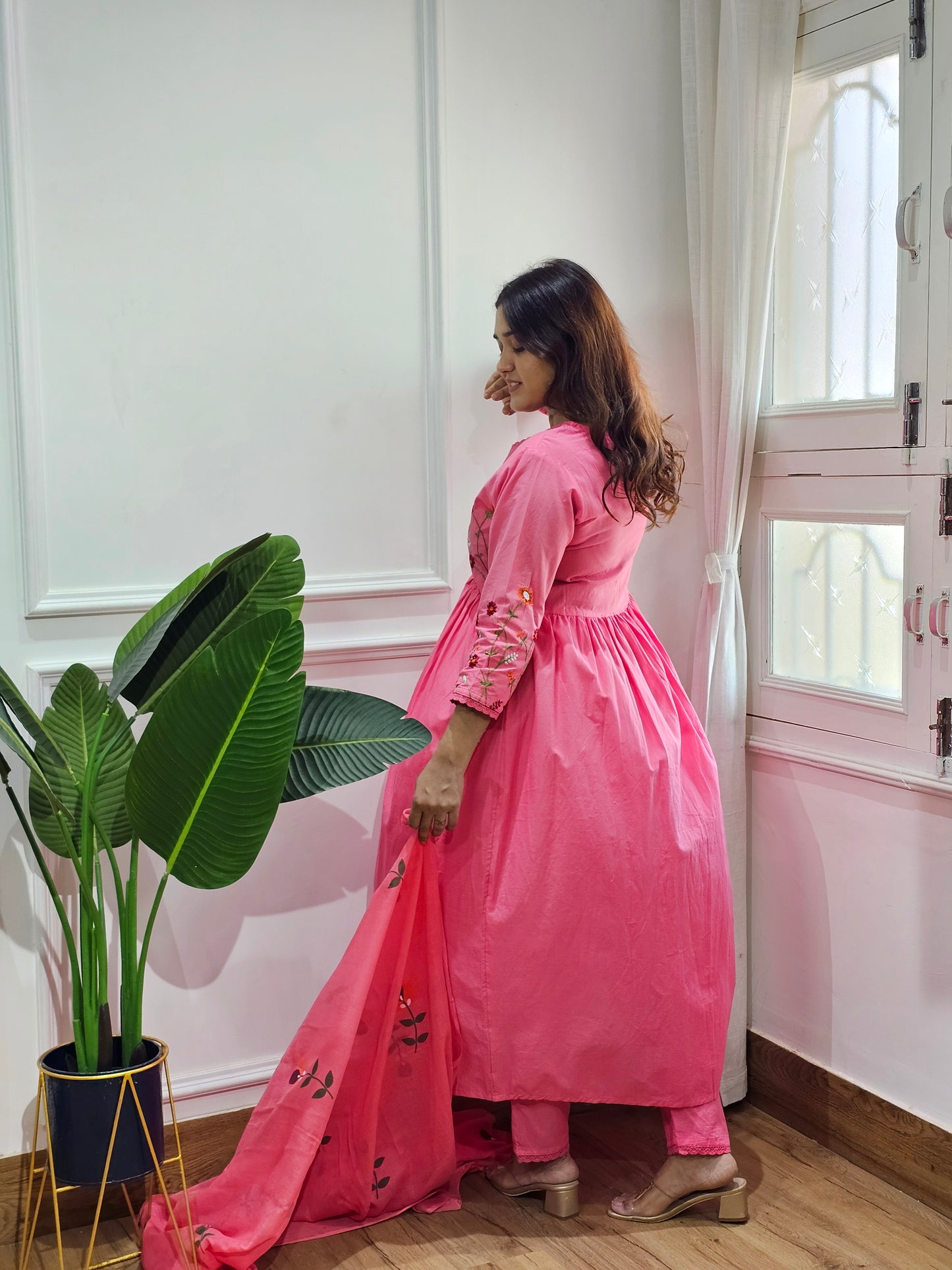 Jeenas embroidery suit set