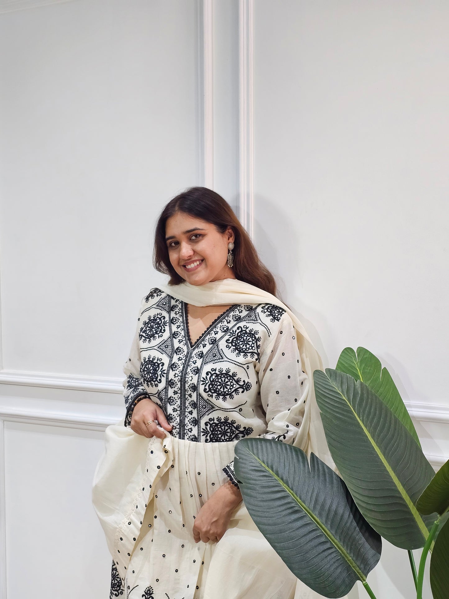Jeenas ivory black embroidered suit set
