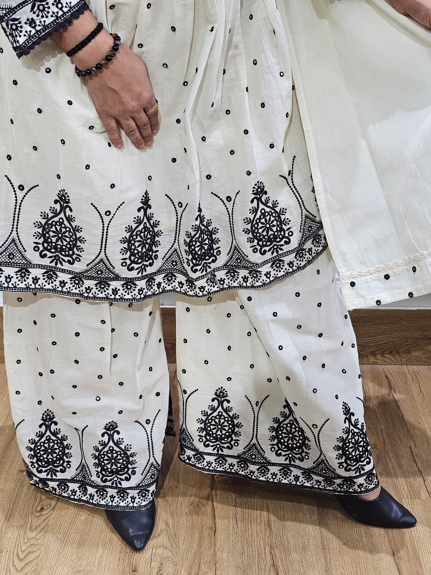Jeenas ivory black embroidered suit set