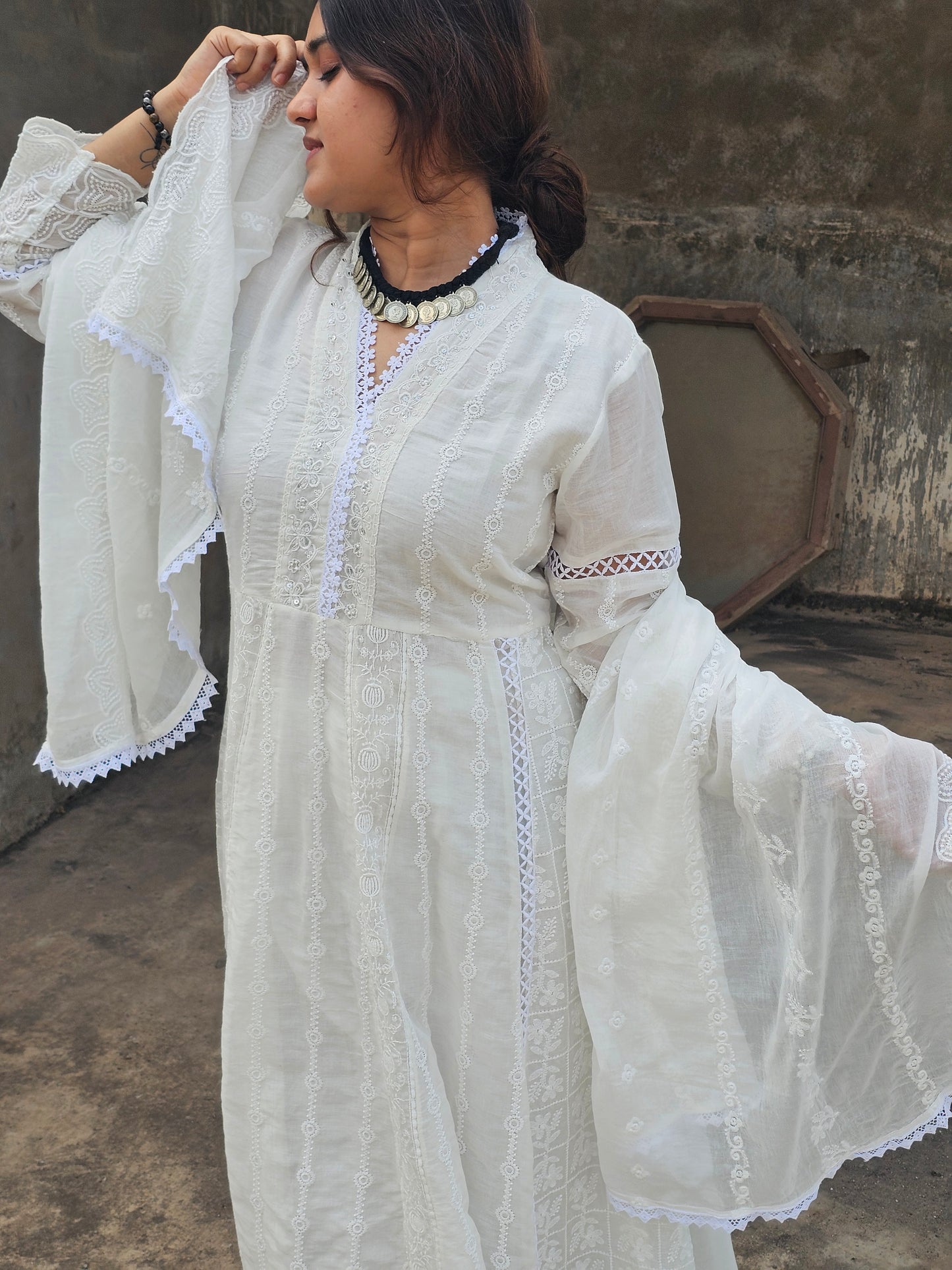 Jeenas white anarkali suit set