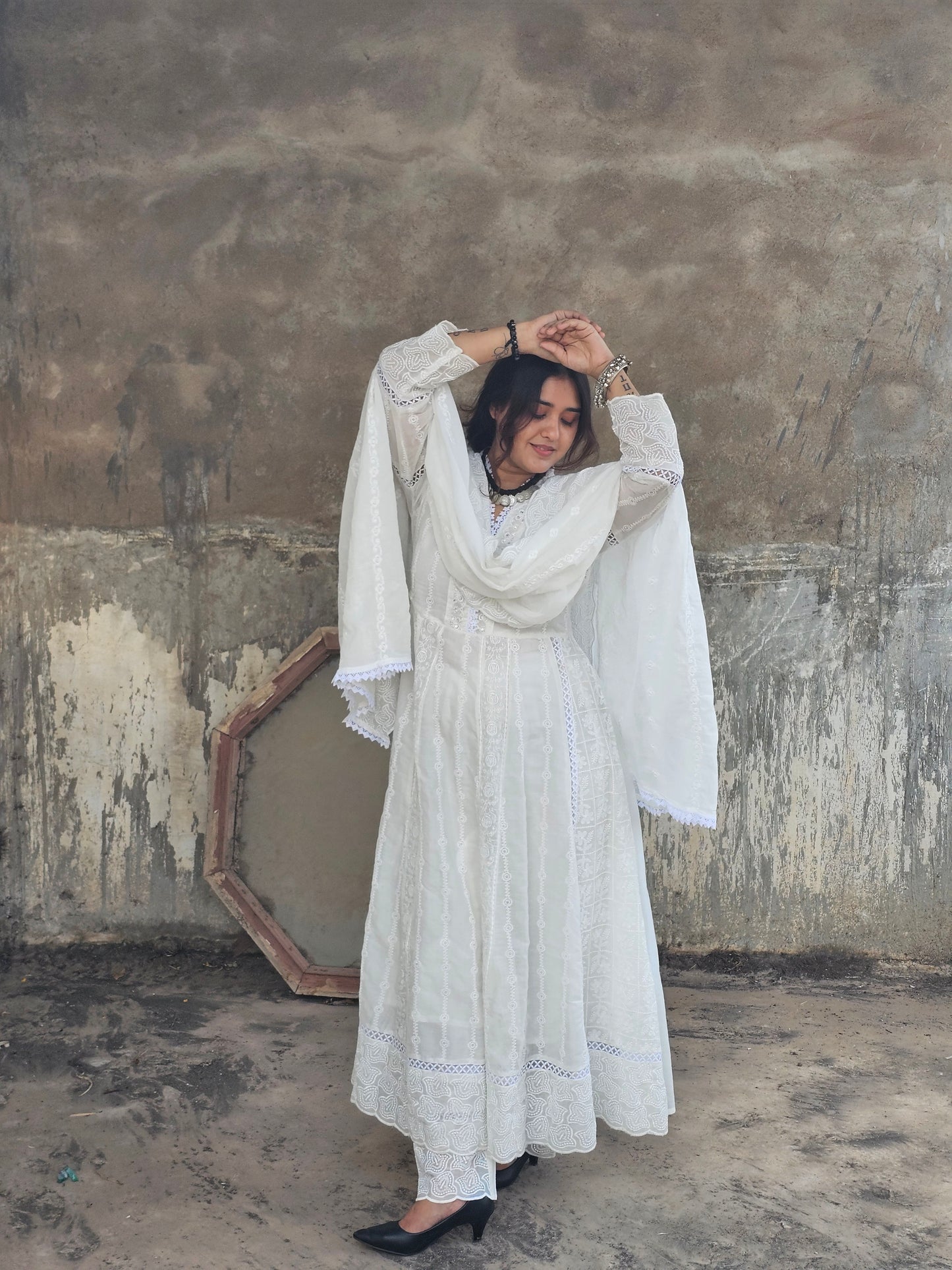 Jeenas white anarkali suit set
