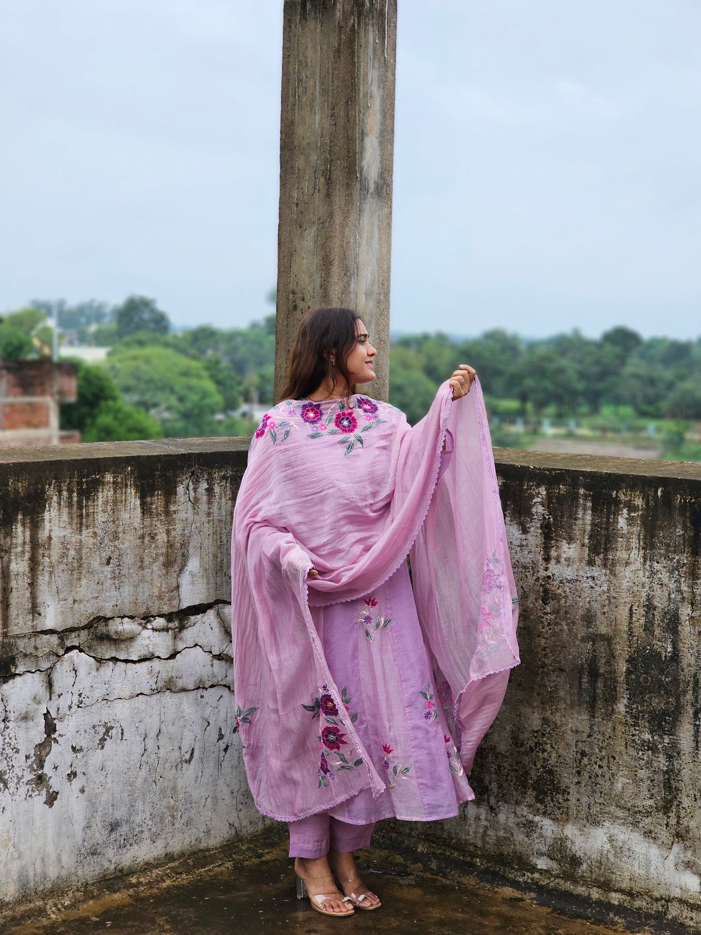 Jeenas embroidery suit set