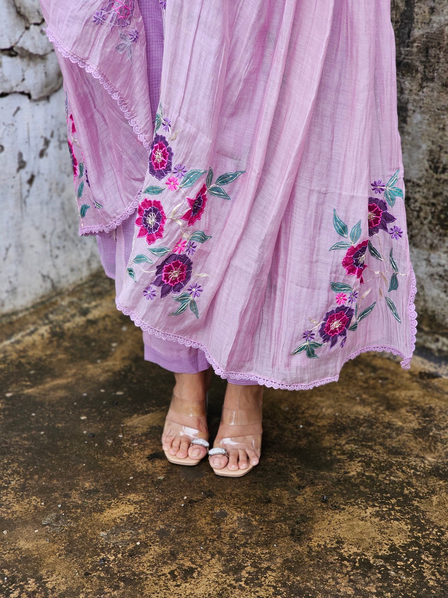 Jeenas embroidery suit set