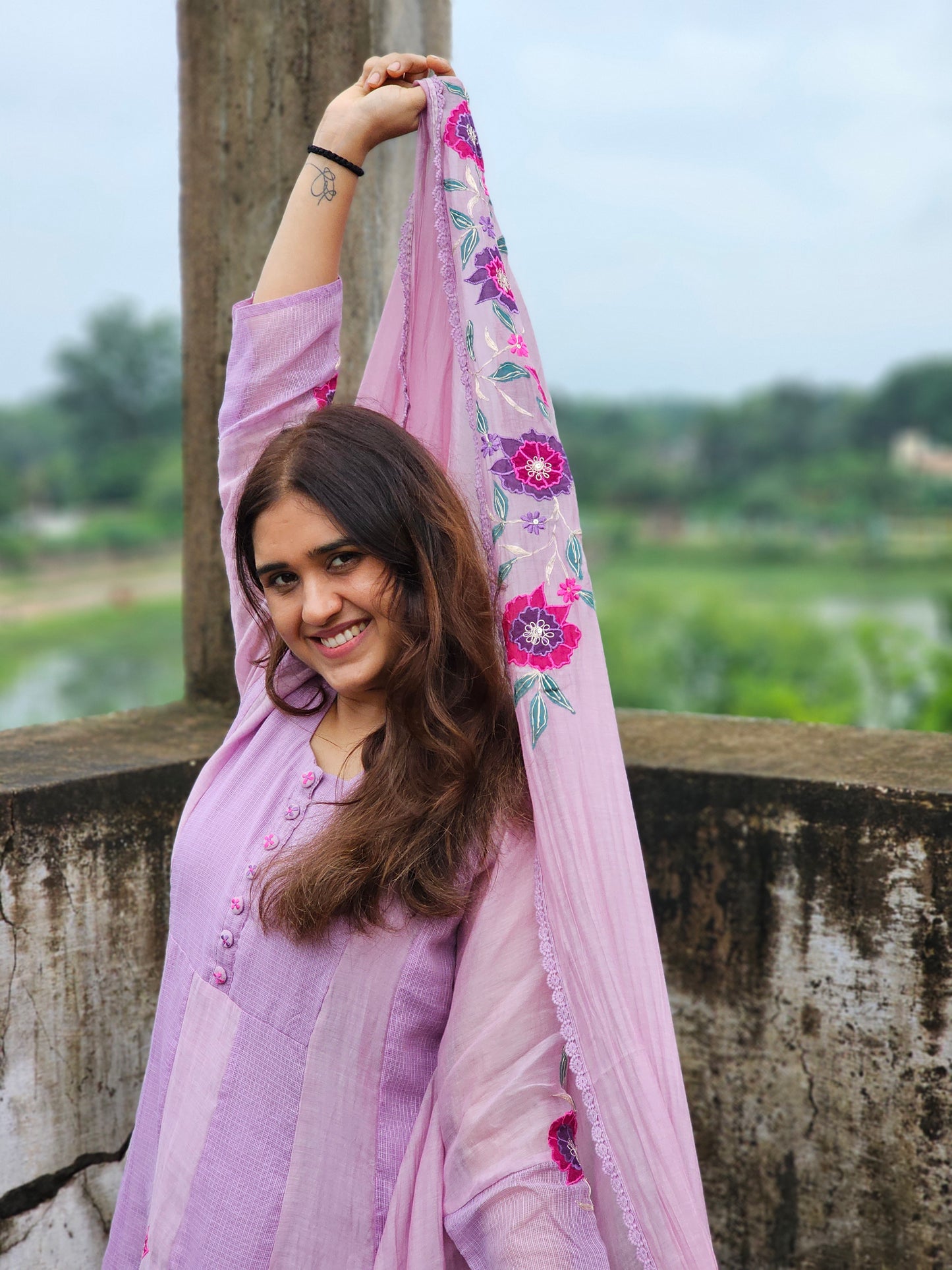 Jeenas embroidery suit set
