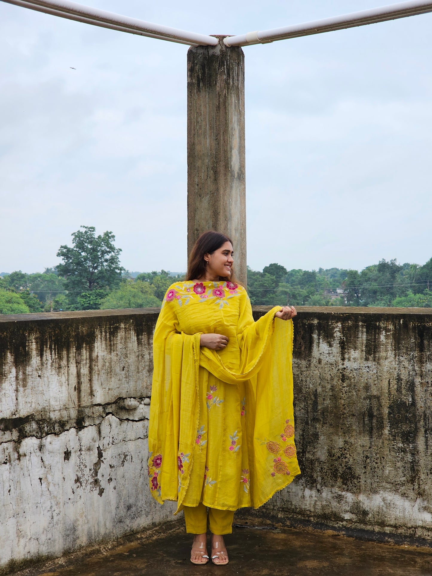 Jeenas embroidery suit set