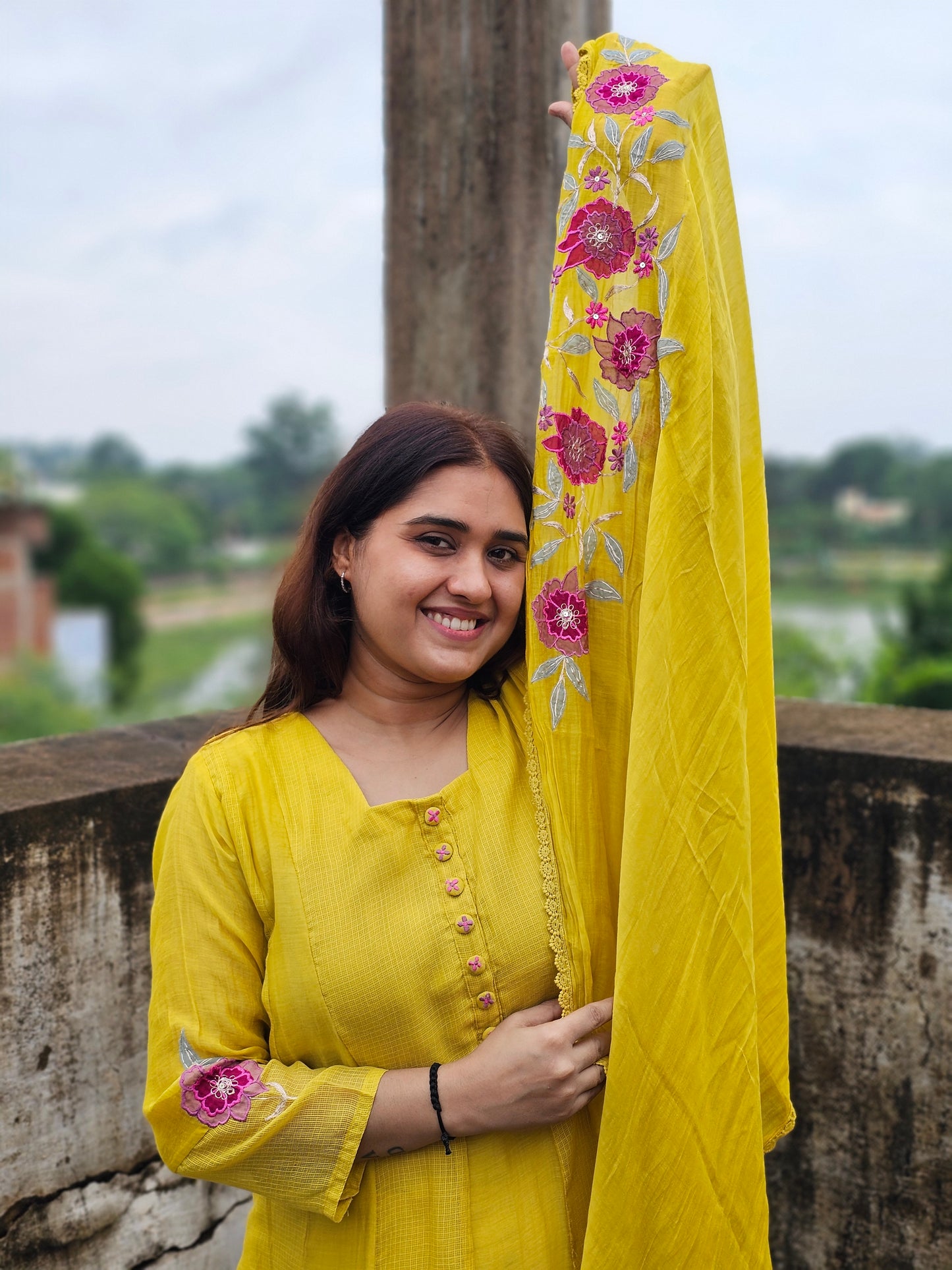 Jeenas embroidery suit set