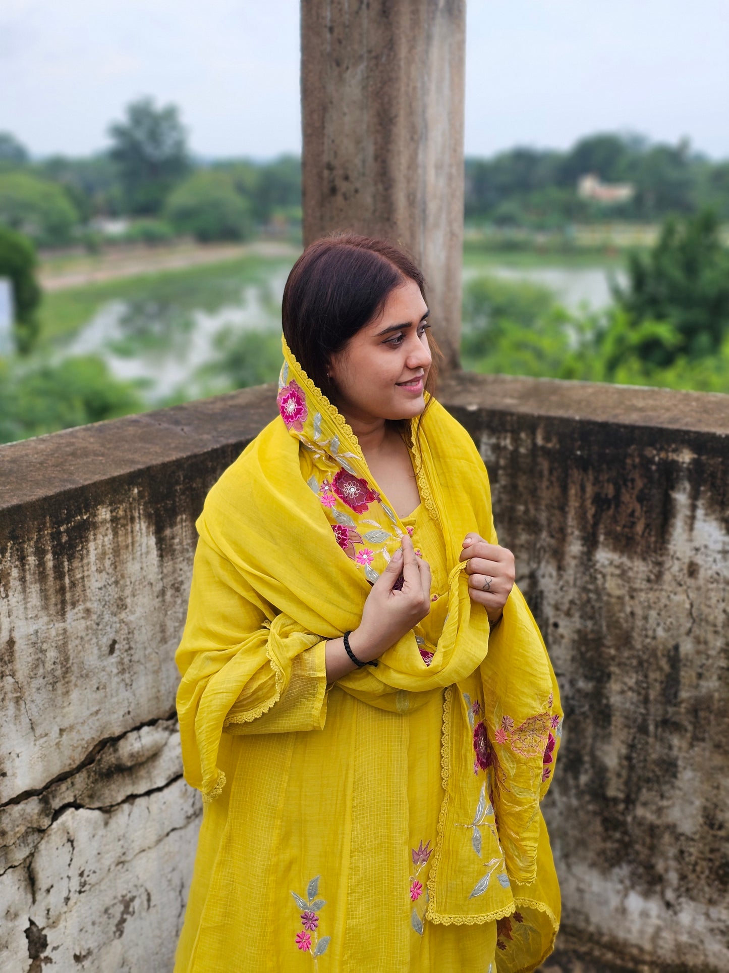 Jeenas embroidery suit set