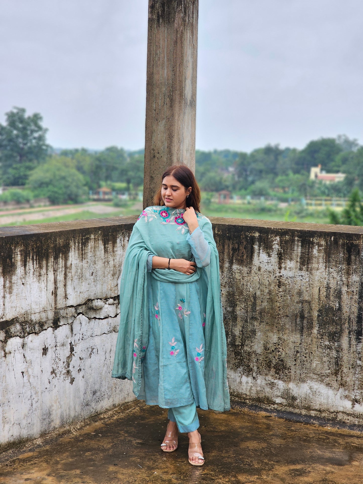 Jeenas embroidery suit set