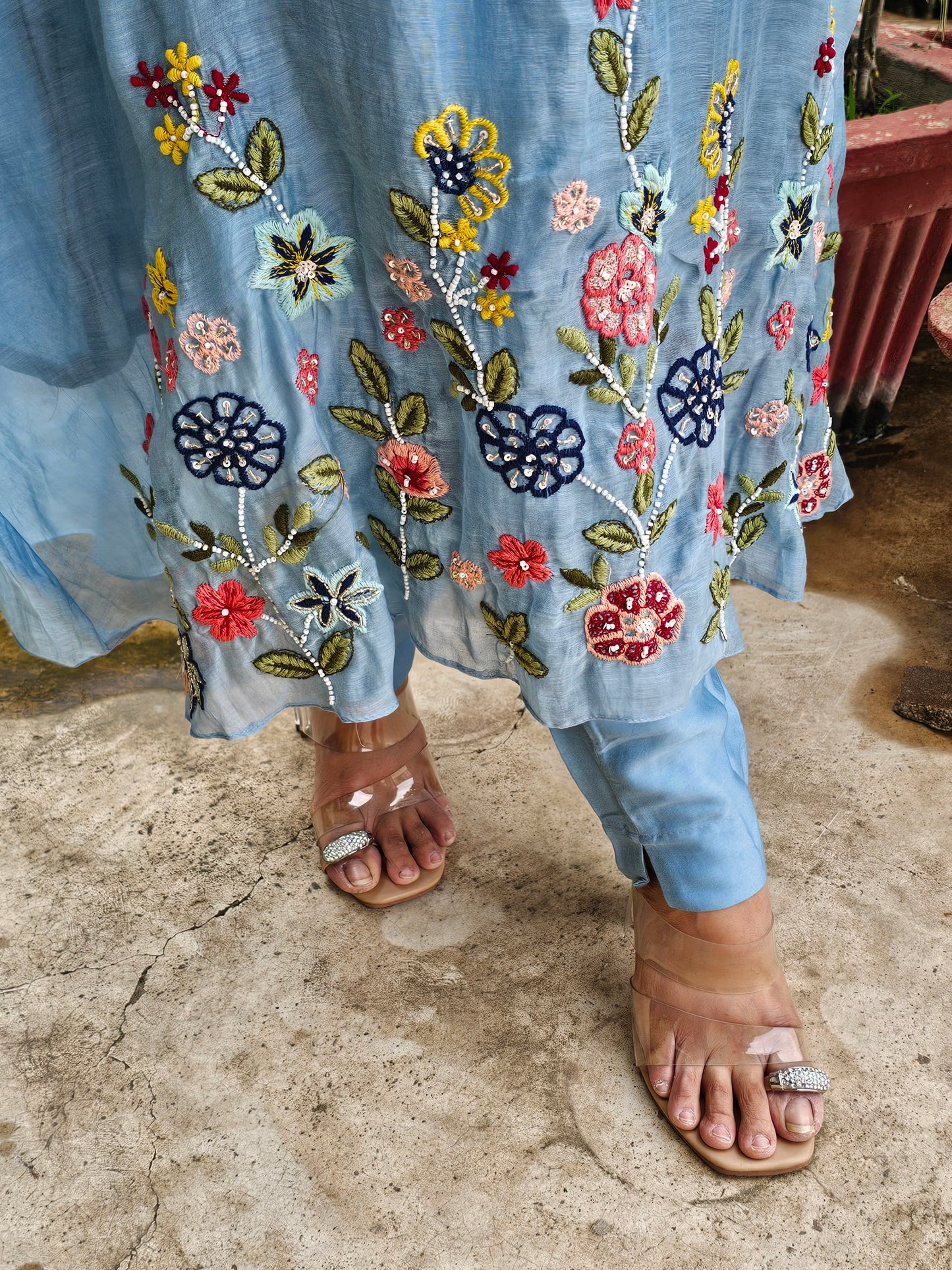 Jeenas embroidery suit set