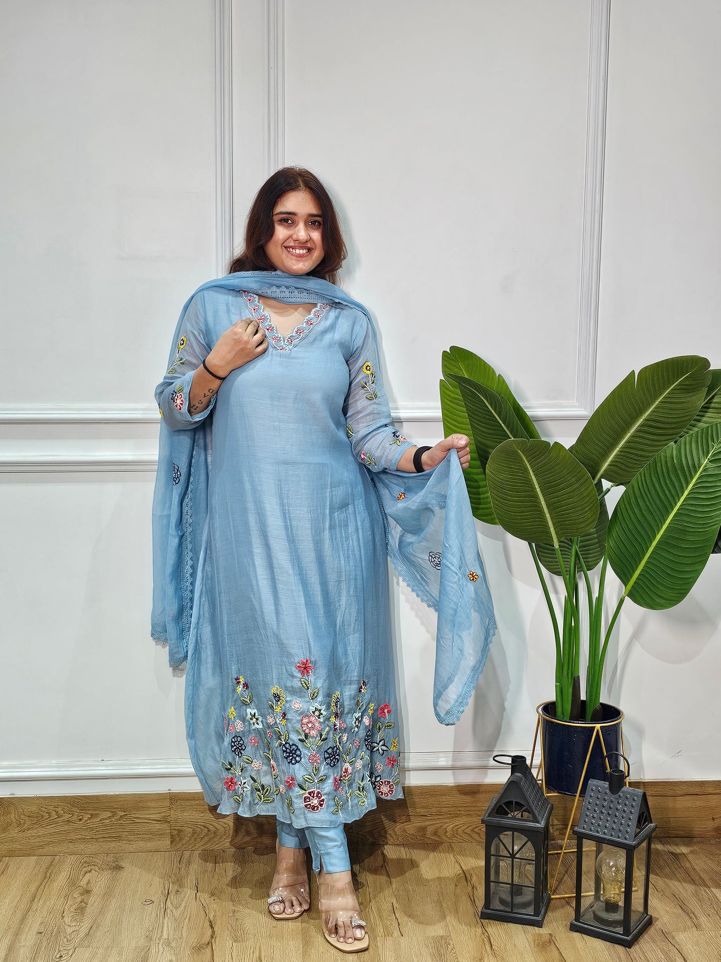 Jeenas embroidery suit set