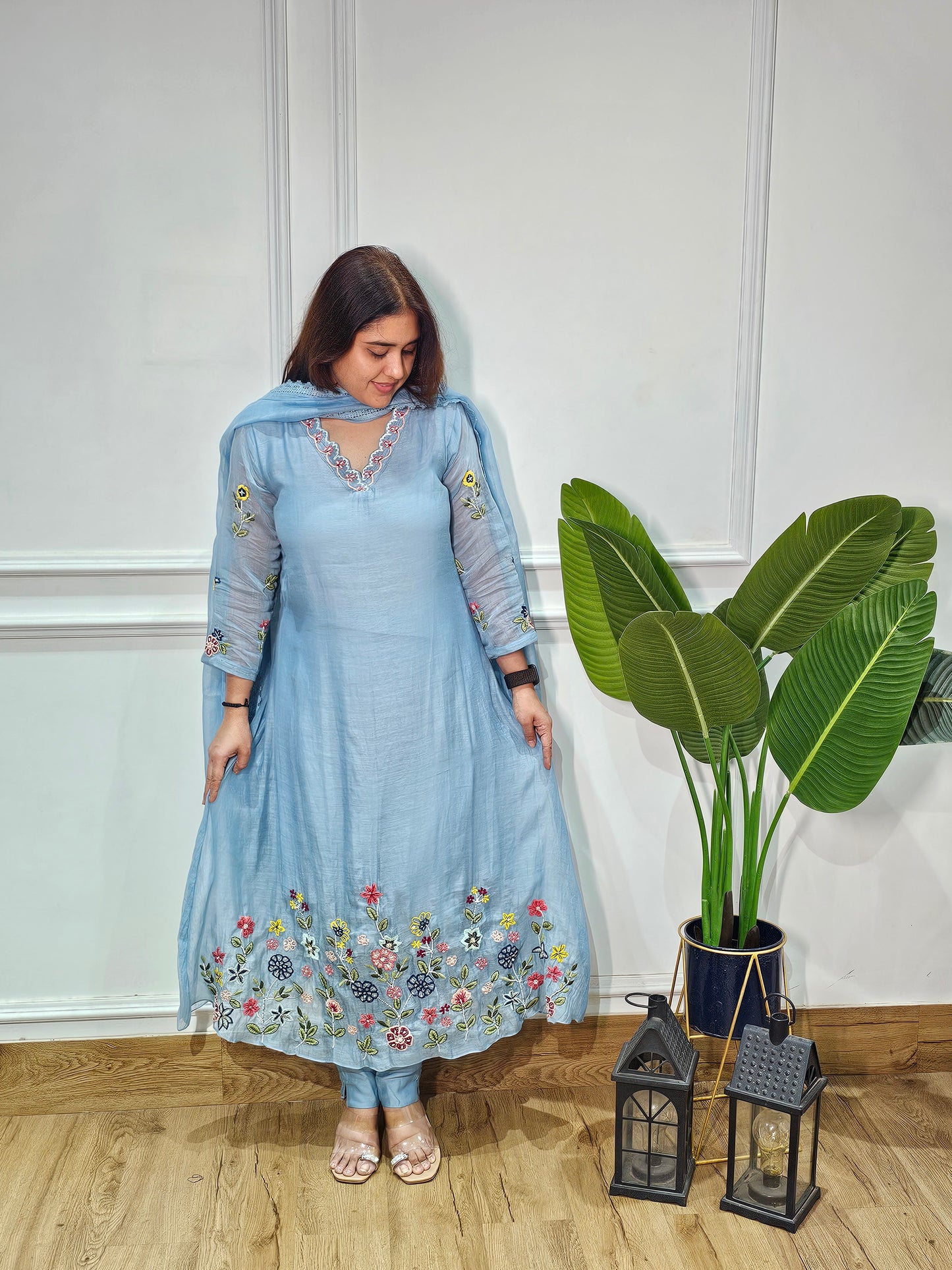 Jeenas embroidery suit set