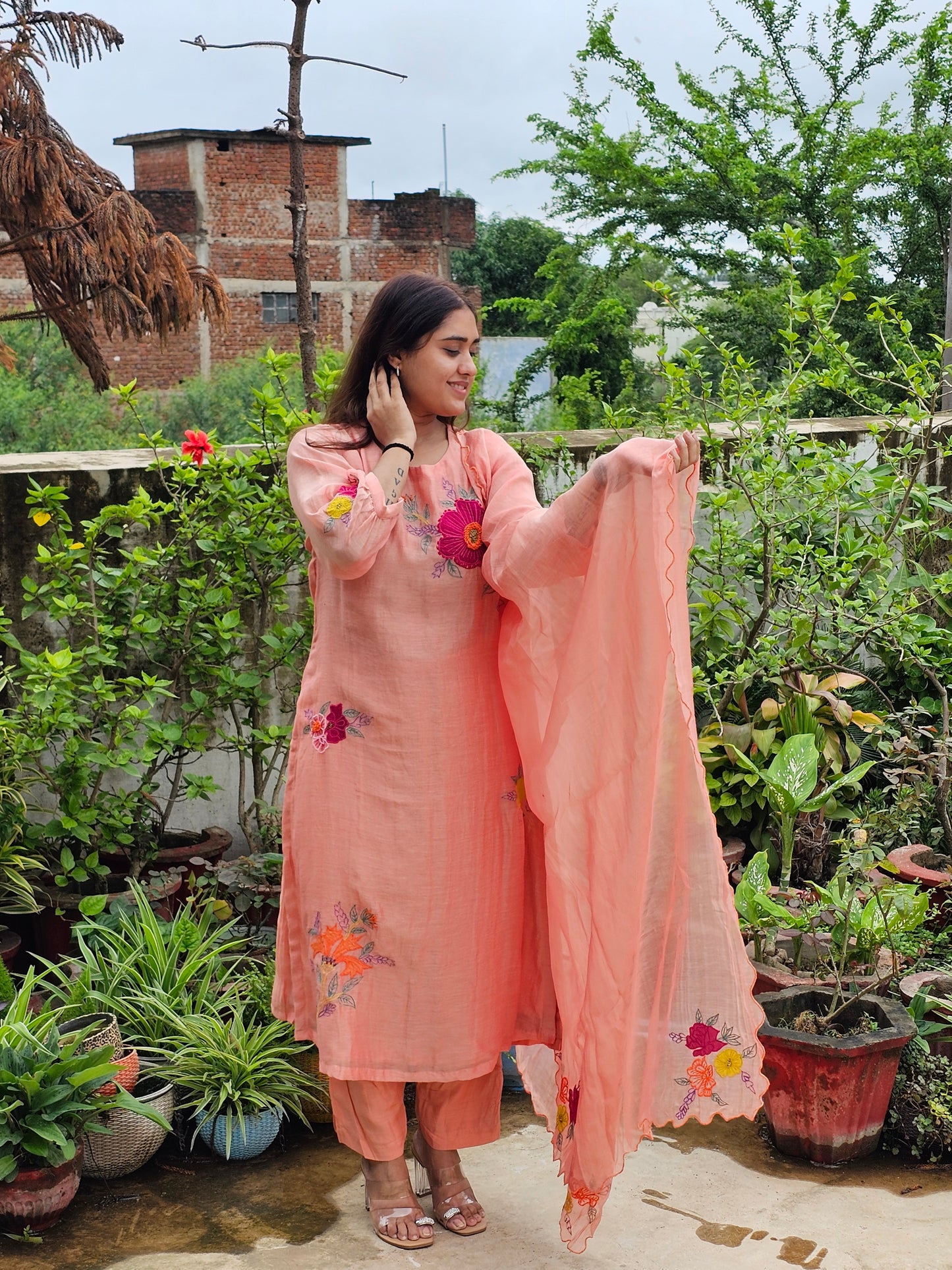 Jeenas embroidery suit set