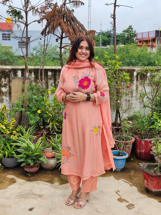 Jeenas embroidery suit set