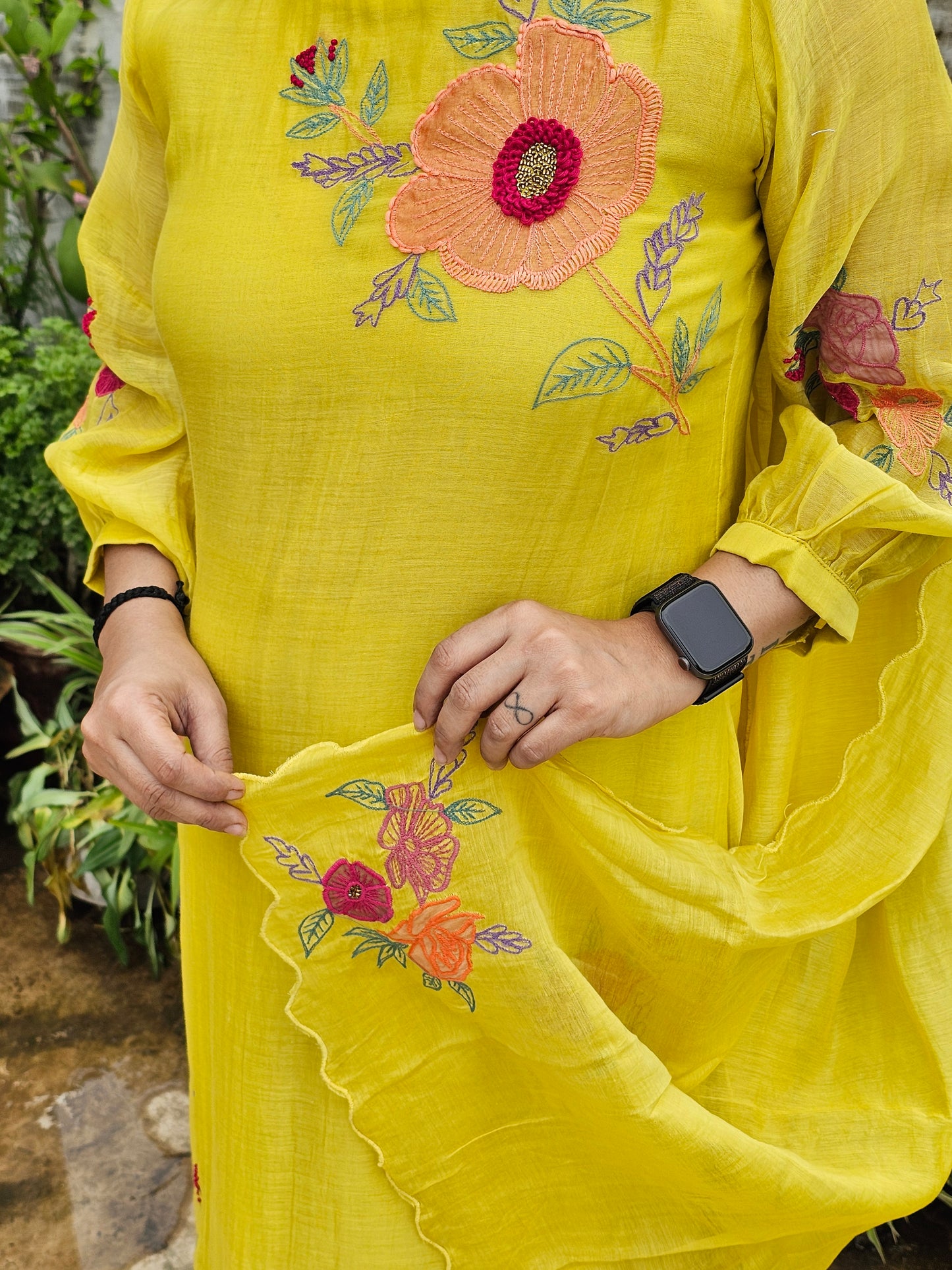 Jeenas embroidery suit set