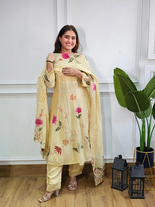 Jeenas embroidery suit set