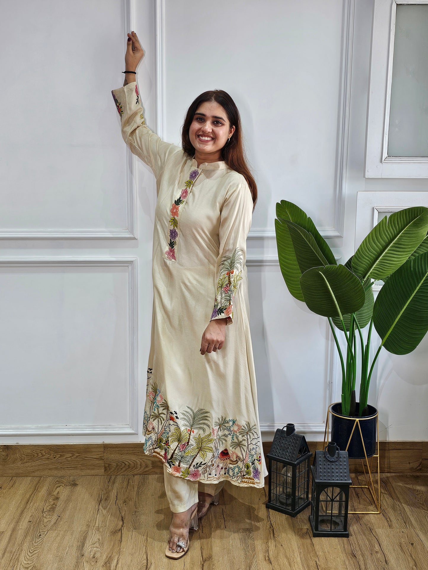 Jeenas embroidery suit set