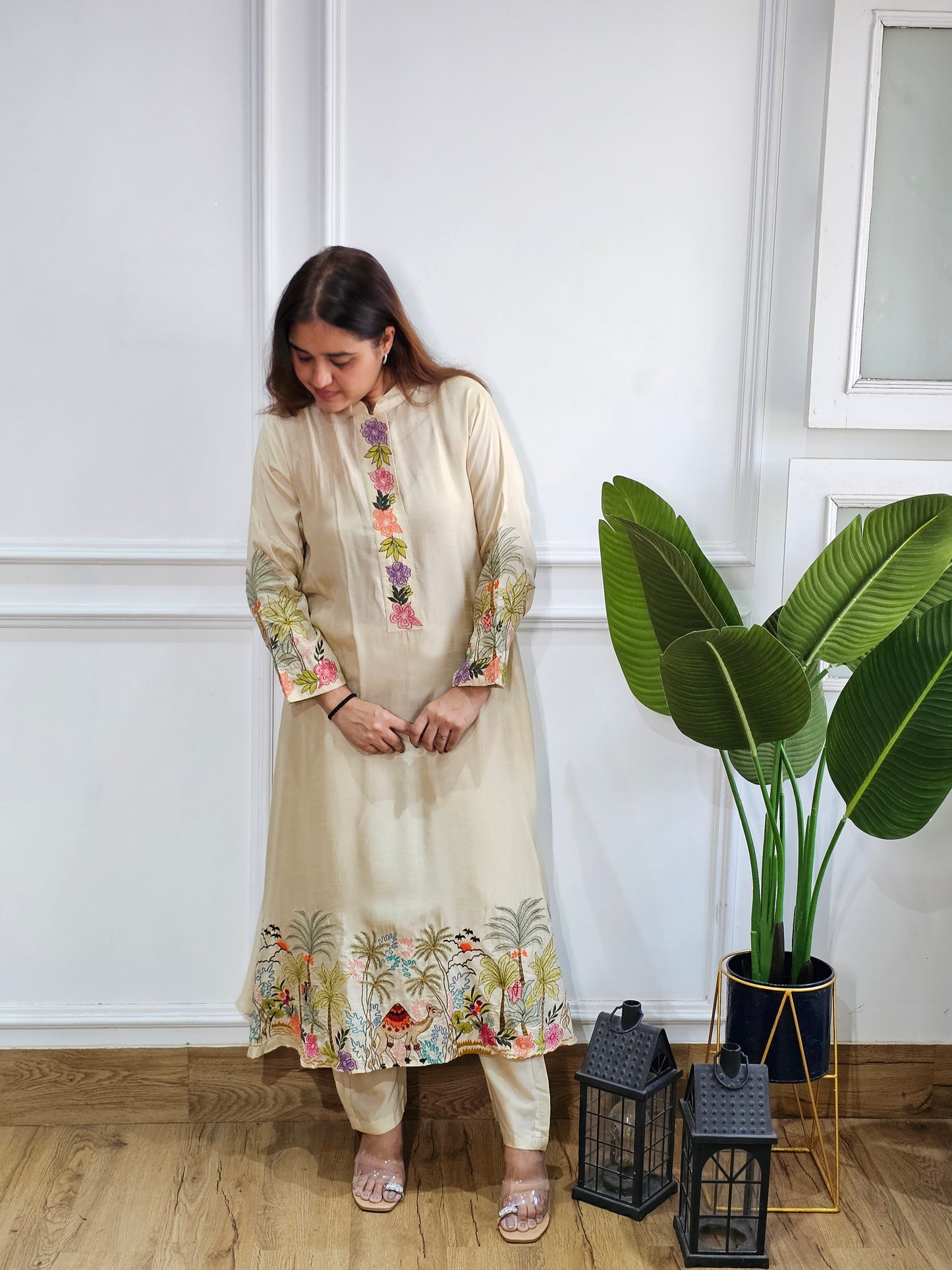 Jeenas embroidery suit set