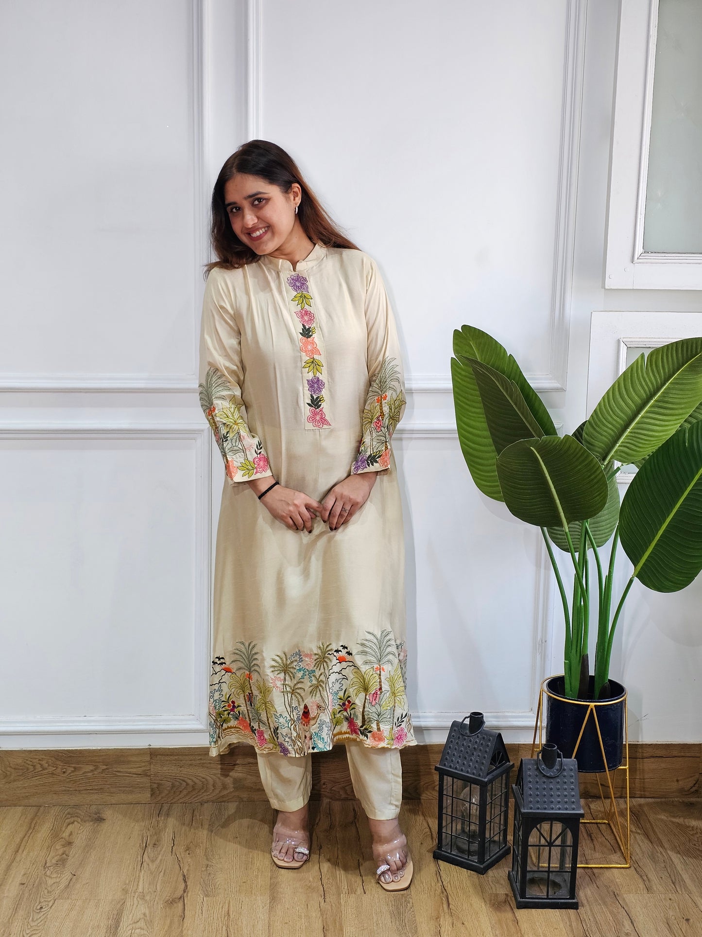 Jeenas embroidery suit set