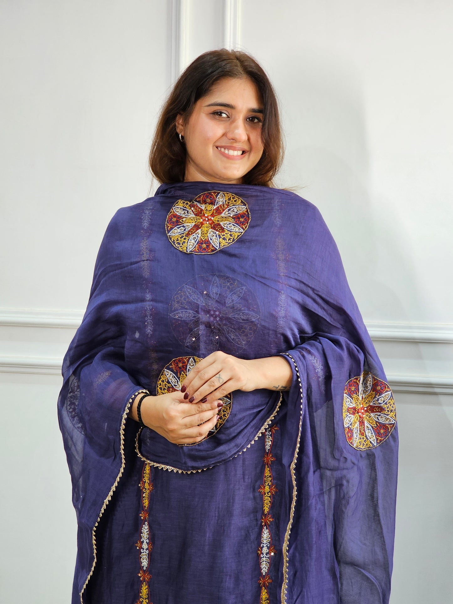 Jeenas embroidery suit set