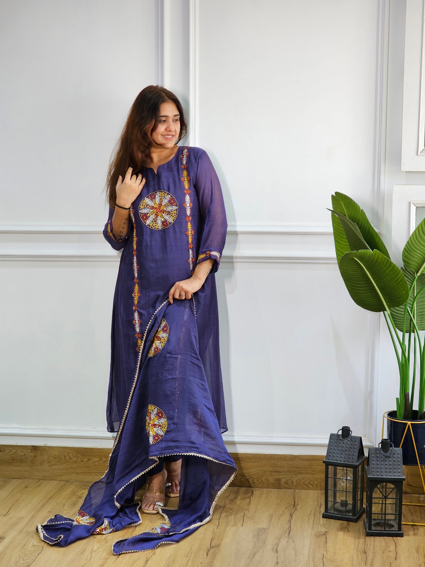 Jeenas embroidery suit set