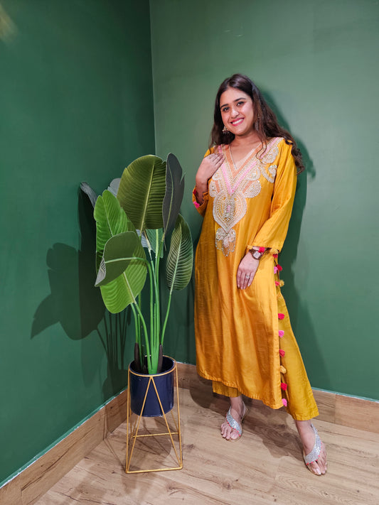 Jeenas pure silk pakastani set