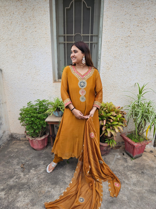 Jeenas mul chanderi suit set