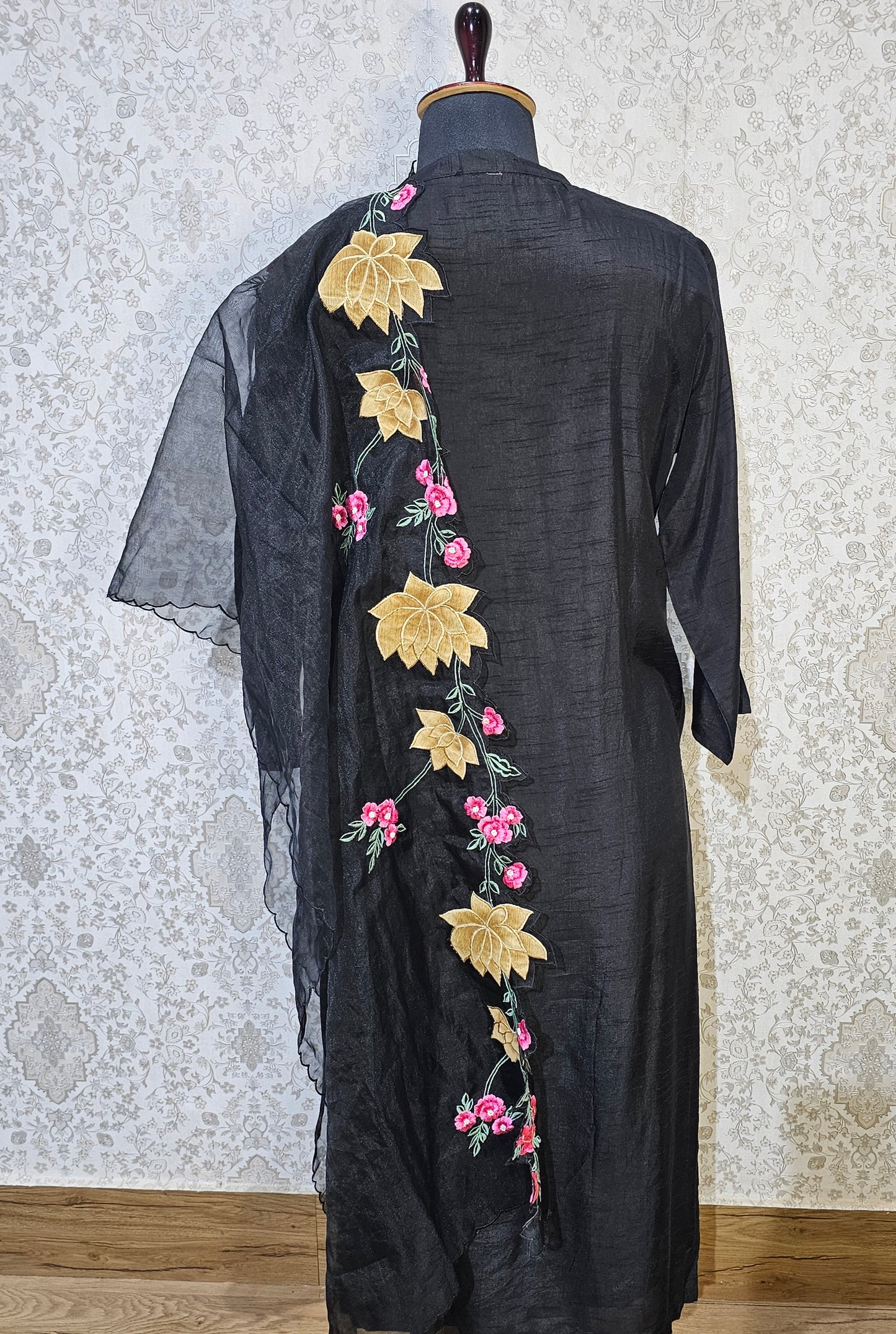 Jeenas Pure silk black suit set