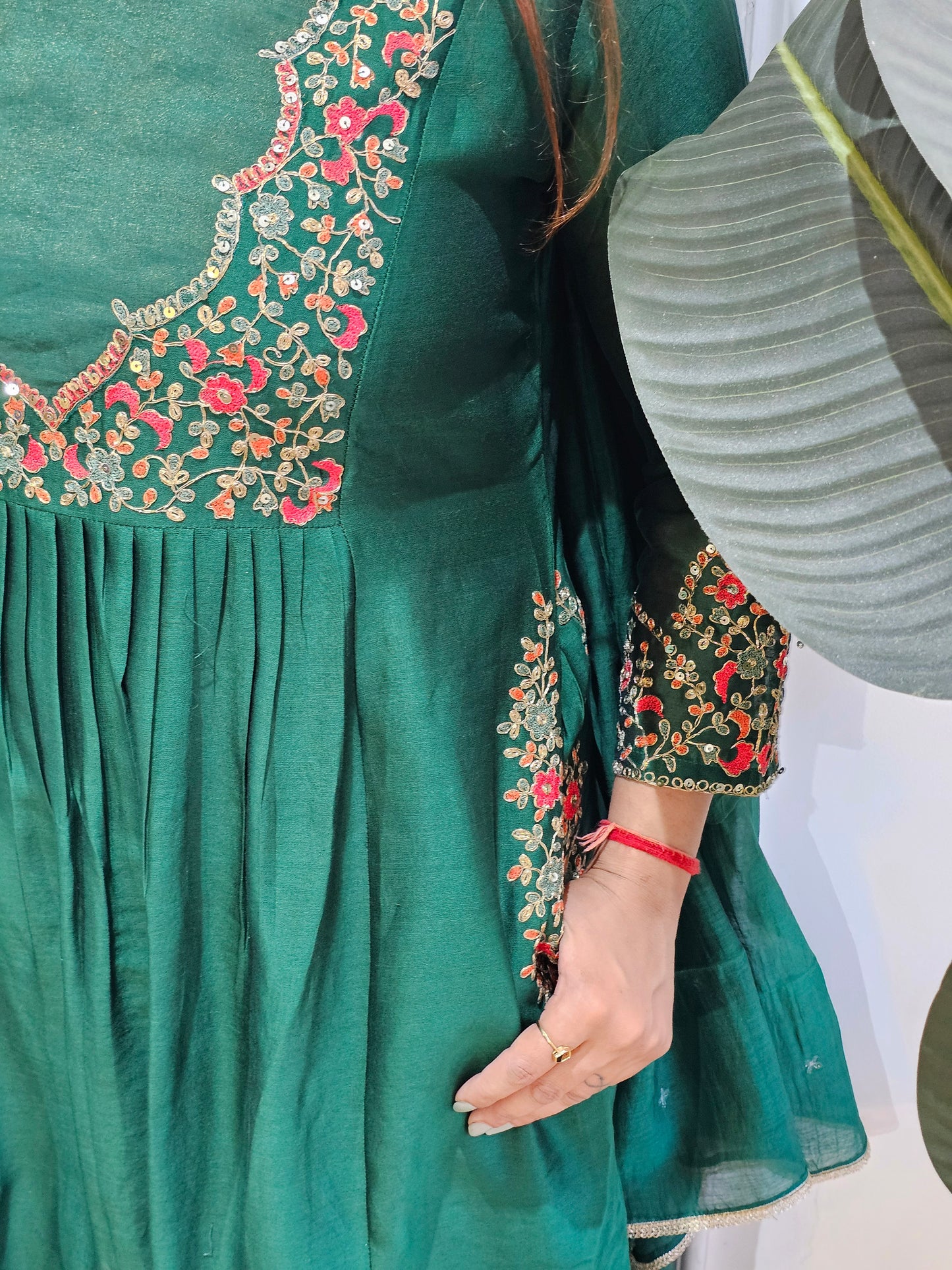 jeenas Hara noor