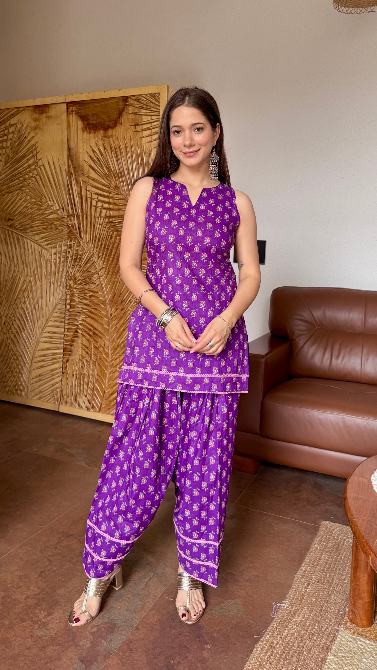 Phool-e-Violet Farshi set