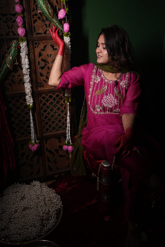 Jeenas Magenta Malhar suit