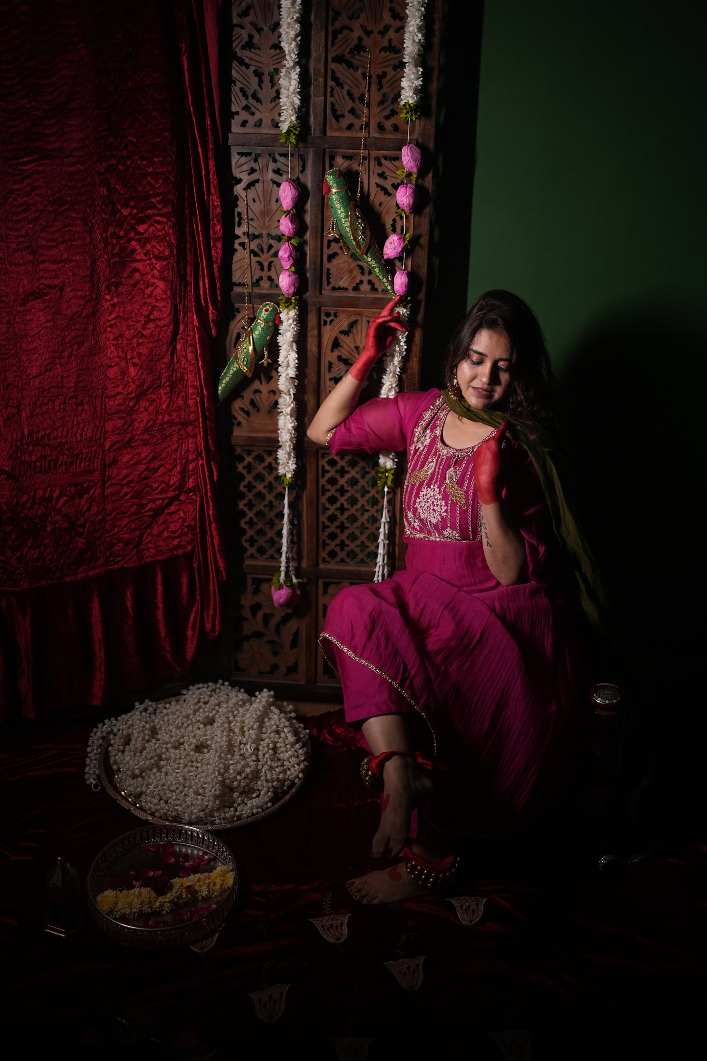 Jeenas Magenta Malhar suit