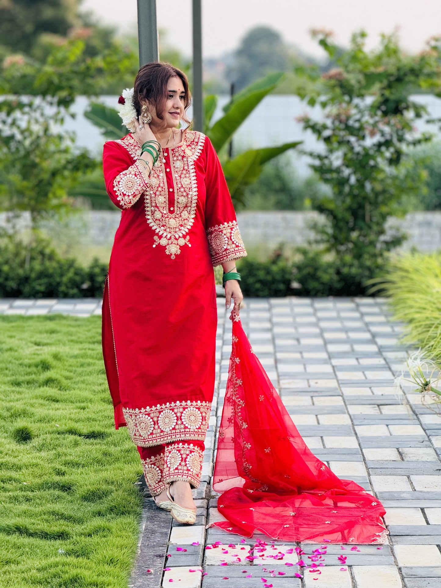 Jeena's kurta pant and organza dupatta