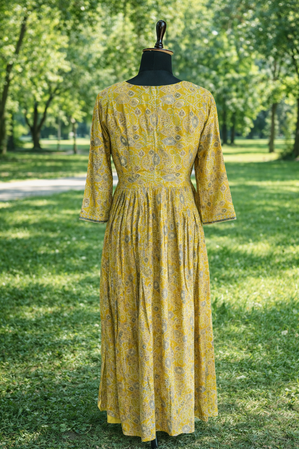 jeenas yellow floral printed and embroidered V-neck kurta