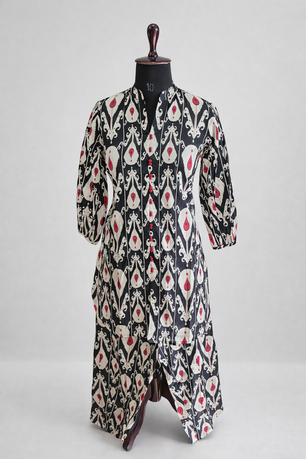 Jeenas suit