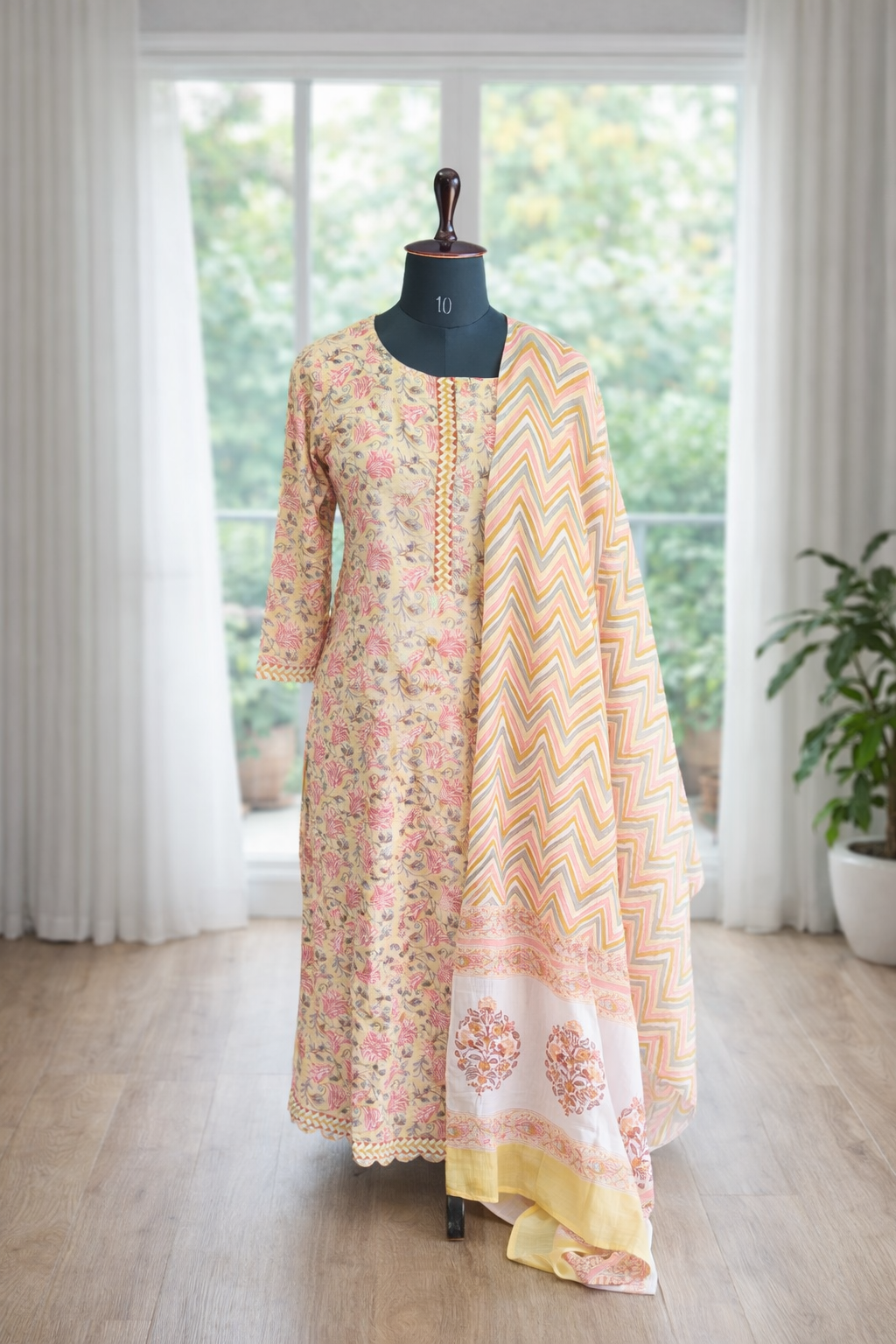 jeenas dupatta set