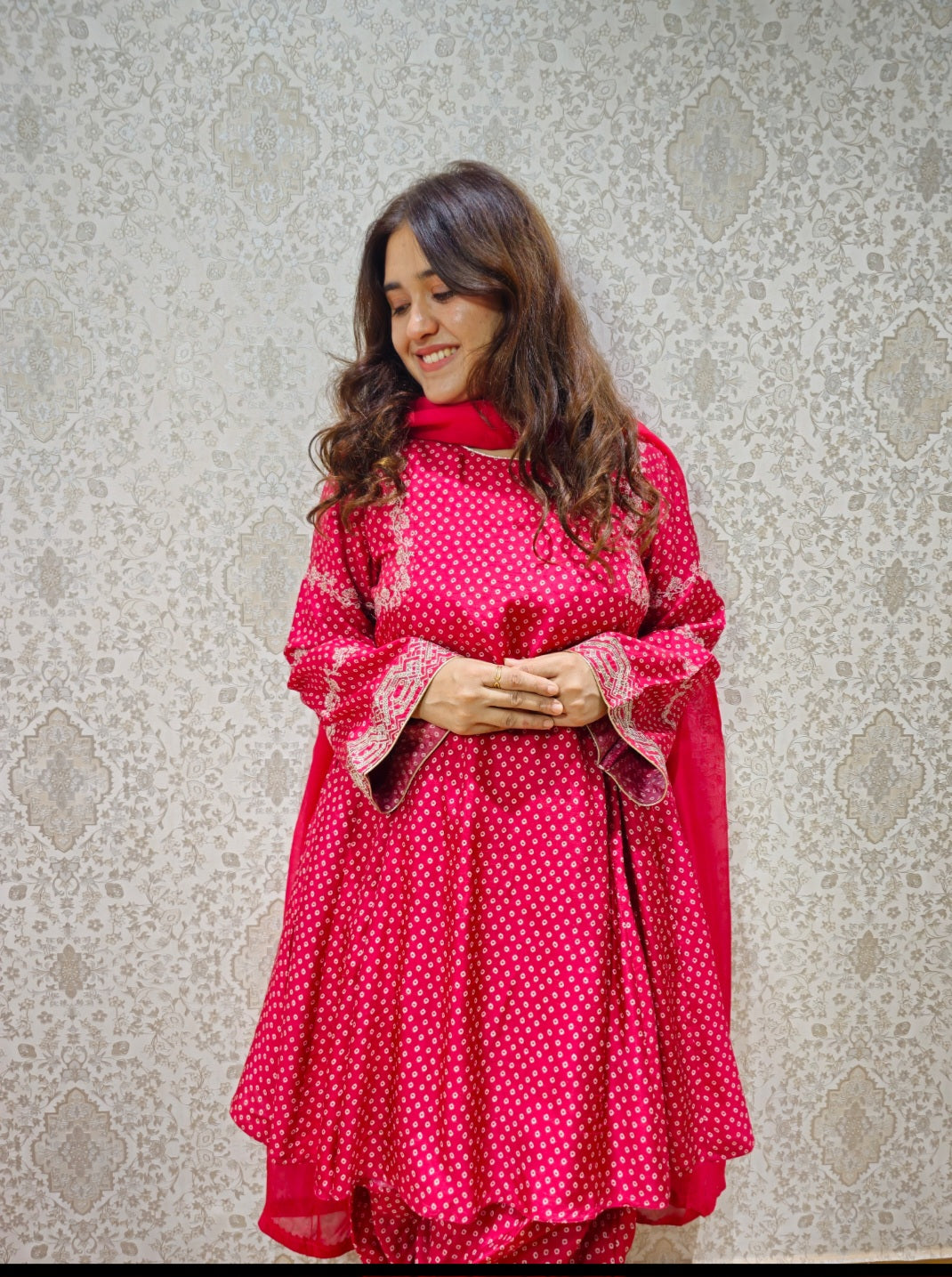 Jeenas pure muslin bandhani
salwar suit set with pure organza
dupatta