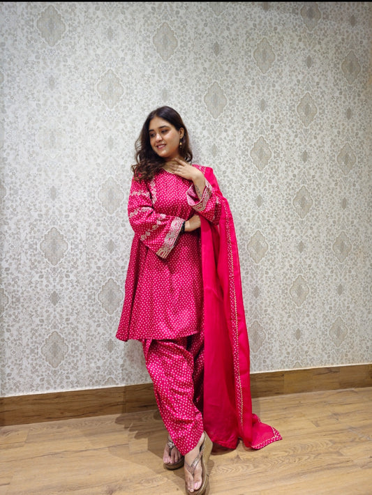 Jeenas pure muslin bandhani
salwar suit set with pure organza
dupatta