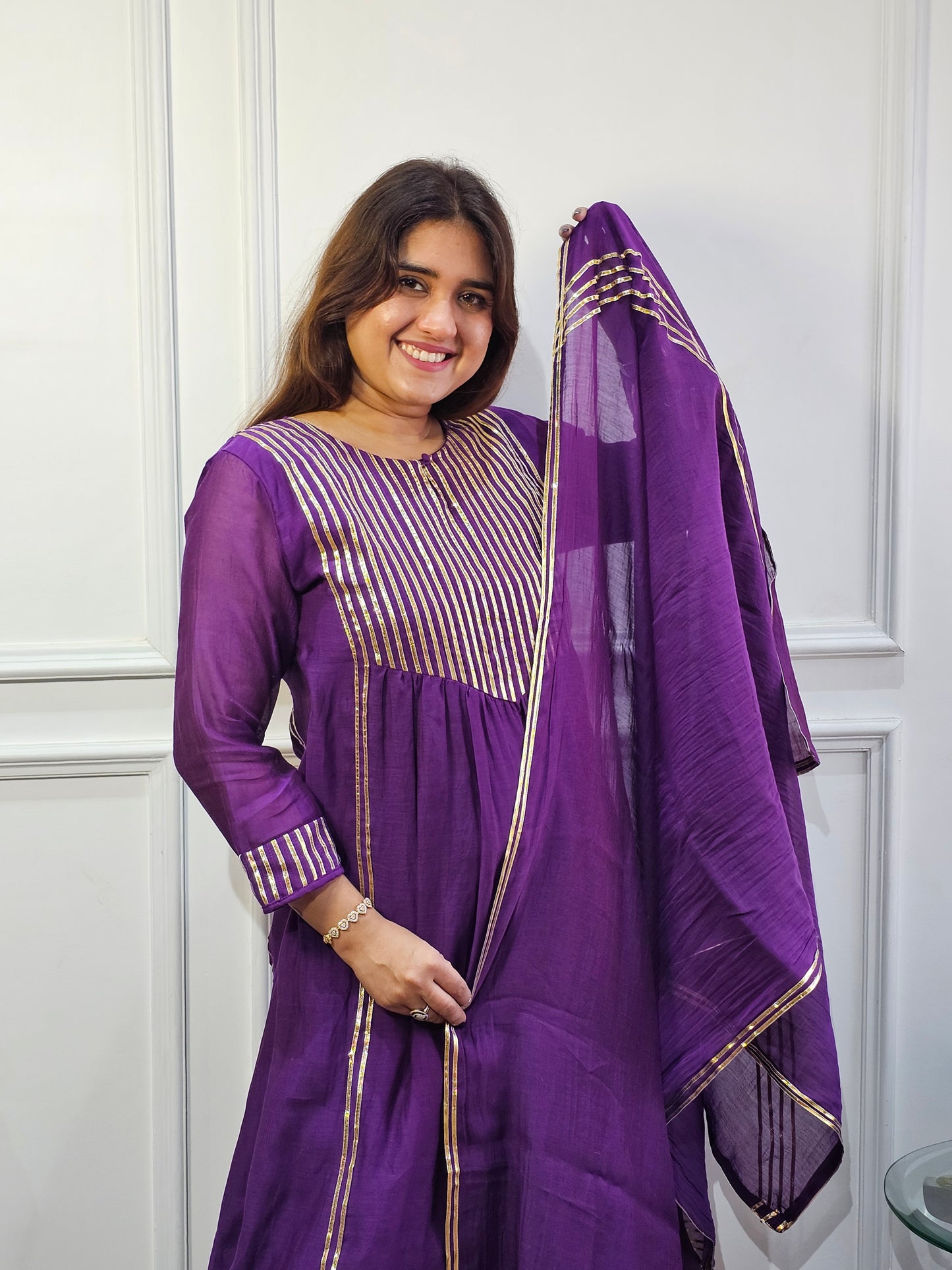 Jeenas gota detailed suit set