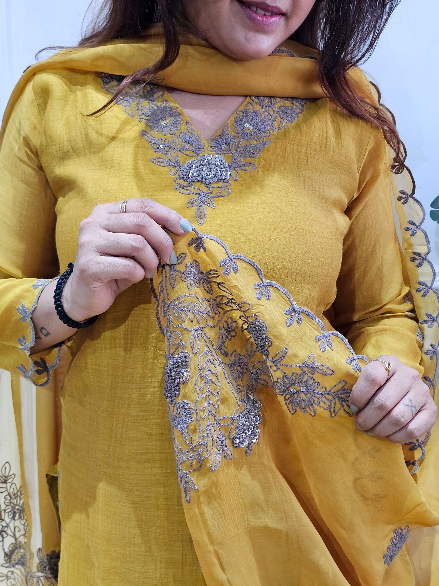 Gul-e-Sunheri 🌼