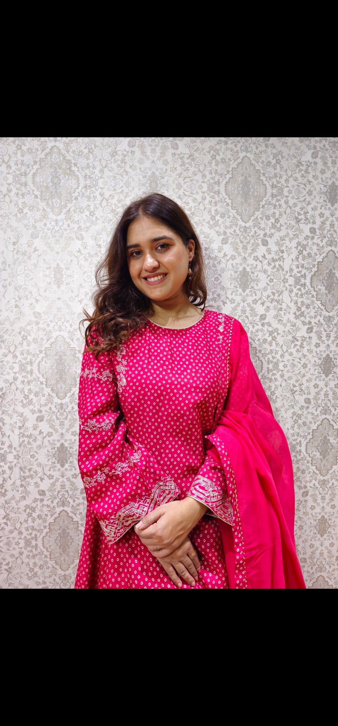 Jeenas pure muslin bandhani
salwar suit set with pure organza
dupatta